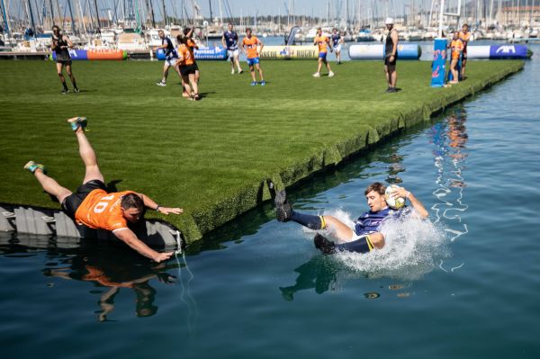 Le "waterugby" convertit l'essai sur le port de Toulon