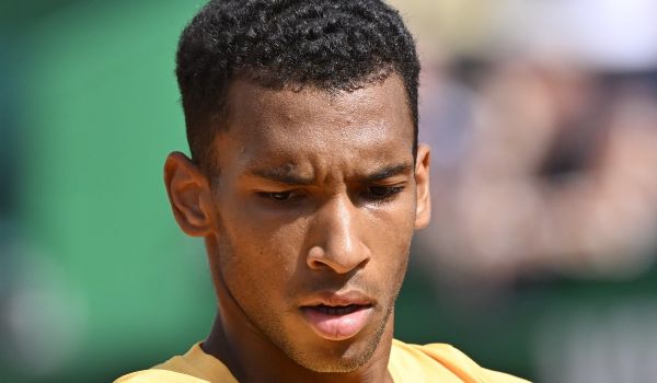 Félix Auger-Aliassime pas tendre avec les ramasseurs de balle : « Il faut trois rebonds avant que la balle n'arrive jusqu'à moi »