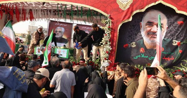 Après la guerre des douze jours, l'Iran enterre ses «martyrs», hauts dignitaires et scientifiques tués