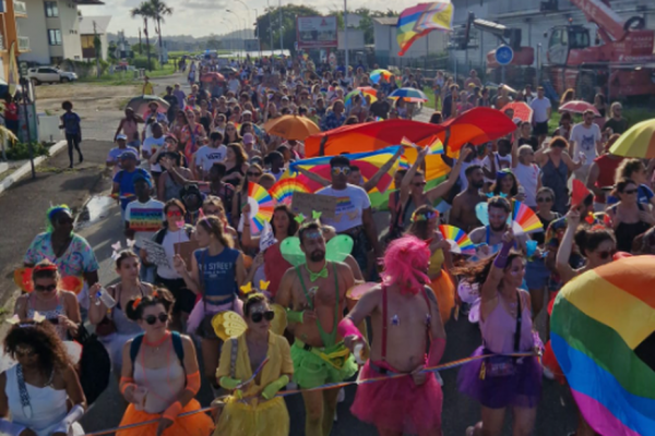 À Kourou, la première marche des fiertés pour rendre visible la communauté LGBTQIA+ rassemble 200 personnes