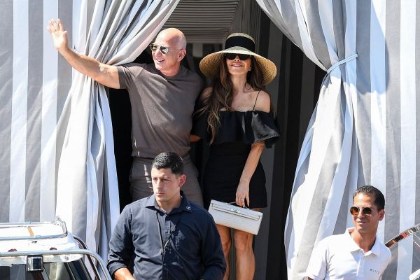 Mariage de Jeff Bezos et Lauren Sanchez : les détails de l'after alcoolisé des Kardashian avec Orlando Bloom et Tom Brady