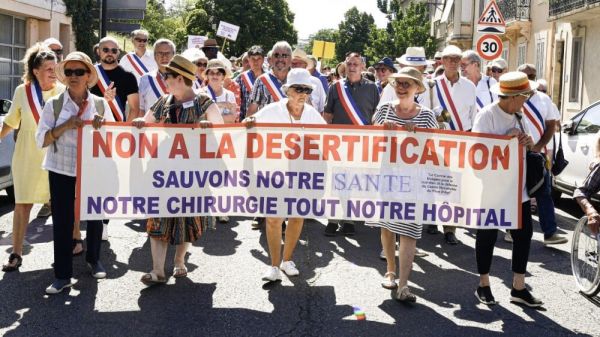 "Sauvons notre santé" : à Apt, plus de 1000 personnes disent non à la désertification médicale