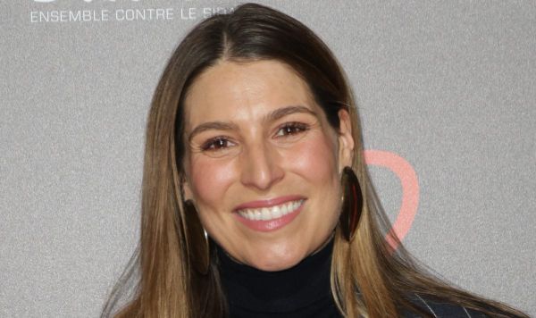 Laury Thilleman maman ? "Je vous avais caché ça”, elle donne le biberon à un joli bébé et ça lui va très bien