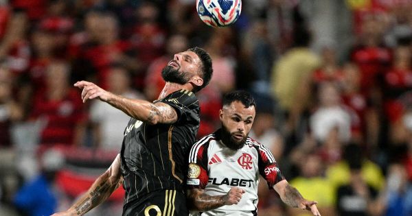 Foot : le Californien Olivier Giroud rejoint Lille de la tentation