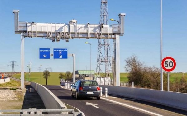 Péage sans barrières sur l'A14 et l'A13 : derrière les 94 % de paiements spontanés, une armée de litiges en coulisses