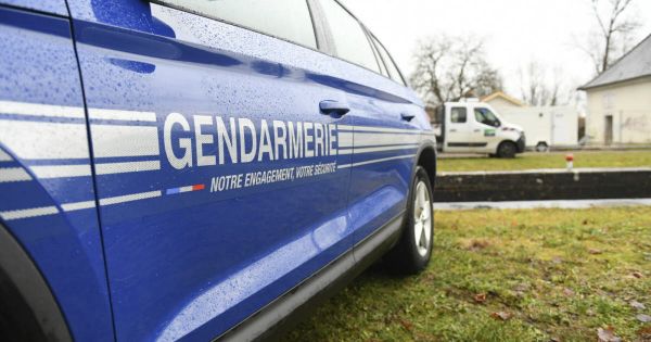 Saulieu. Sans contrôle technique depuis 10 ans et sans assurance, il prend la fuite devant les gendarmes