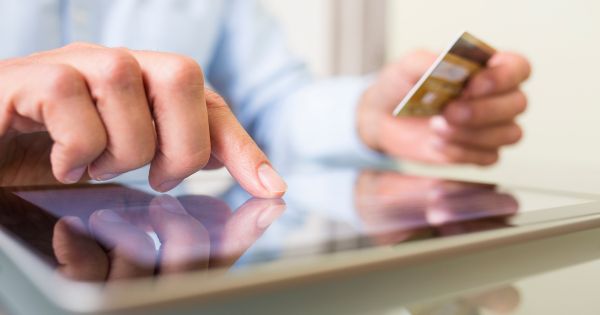 Surconsommation : l'association HOP s'attaque à l'obsolescence marketing