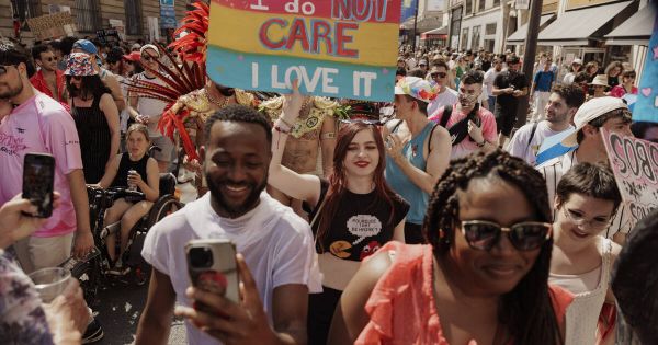 «Etre queer et d'extrême droite, c'est lutter contre soi-même» : à Paris, la marche des fiertés 2025 face à la récupération identitaire
