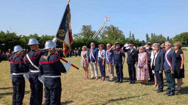À Caderousse, démonstrations et décorations lors de la journée nationale des sapeurs-pompiers