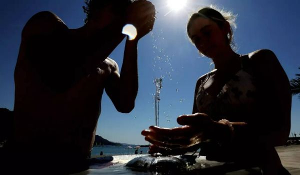 Vigilance orange: l'alerte canicule reconduite dans le Var, 84 départements concernés en France