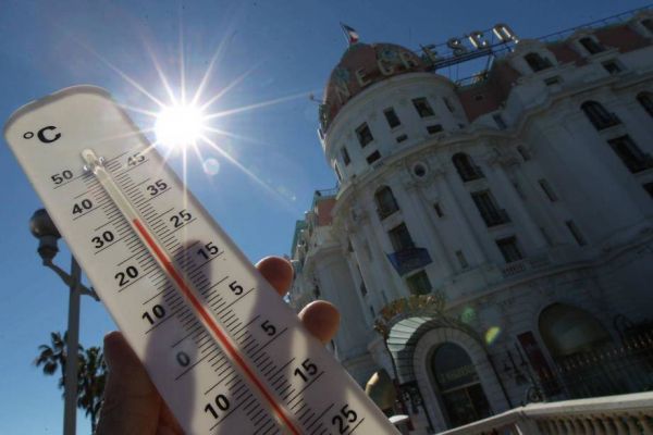 Vigilance orange: l'alerte canicule reconduite dans les Alpes-Maritimes, 84 départements concernés en France