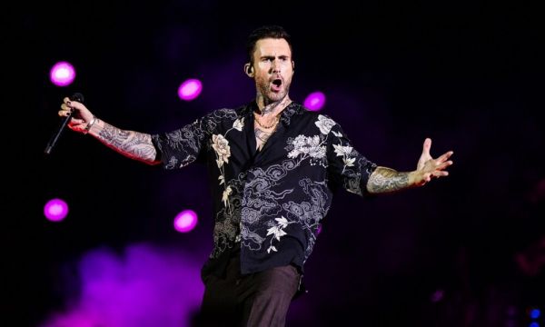 Maroon 5 annonce un nouvel album avec le single « All Night »