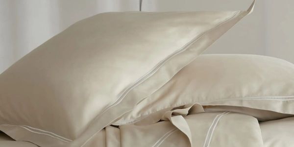 Depuis que je change ma taie d'oreiller chaque soir, tout a changé pour ma peau : le conseil de ma mère que je n'oublierai jamais