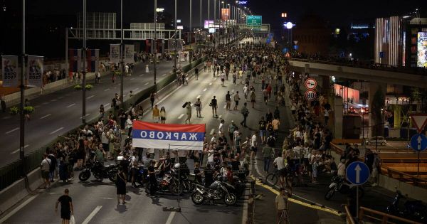 Serbie : les manifestants anticorruption dressent des barricades partout dans le pays