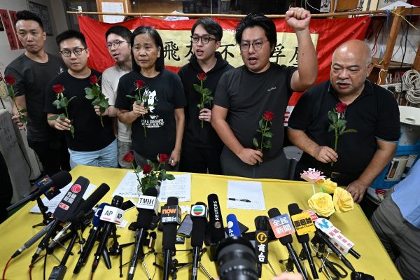 Hong Kong: dissolution de l'un des derniers partis d'opposition face à une "immense" pression
