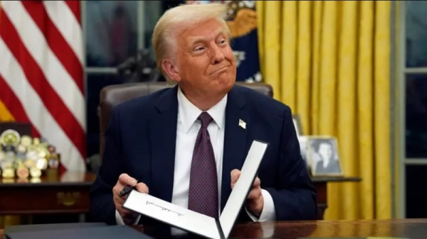 مجلس الشيوخ يوافق على مشروع قانون ترامب لخفض الضرائب