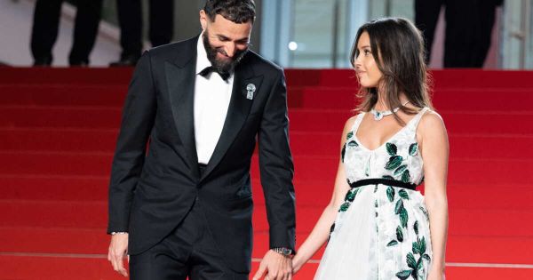 "Il était fier de moi” : Lyna Khoudri se confie sur sa montée des marches avec Karim Benzema au Festival de Cannes