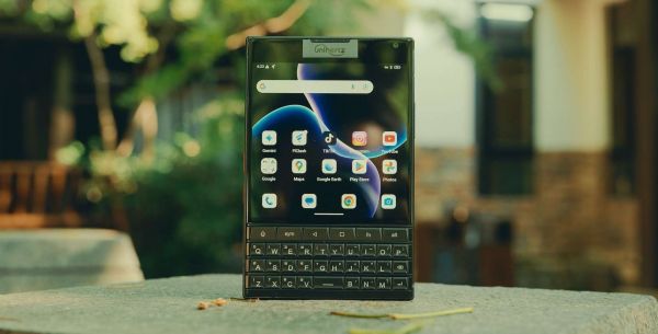 Voici le smartphone le plus étrange de l'année... et il pourrait bien plaire à plus de monde qu'on ne croit !