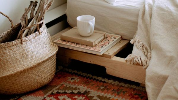 Adieu les tapis tissés, les décorateurs ne jurent plus que par ce modèle facile d'entretien qui va réveiller votre déco