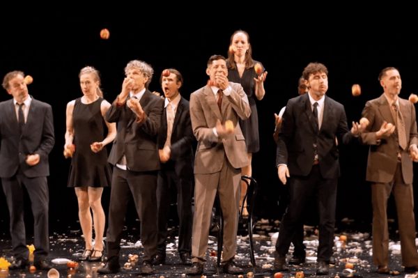 Smashed : poésie et jonglage pour une performance gratuite en plein air