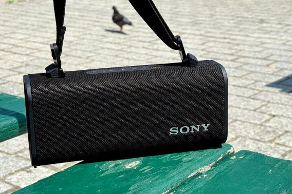 Test Sony ULT Field 3 : l'enceinte Bluetooth taillée pour l'extérieur et les grosses basses