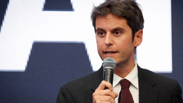 Plus d'âge légal de 62 ou 64 ans mais simplement une durée minimale de cotisation: la proposition de Gabriel Attal pour une autre réforme des retraites