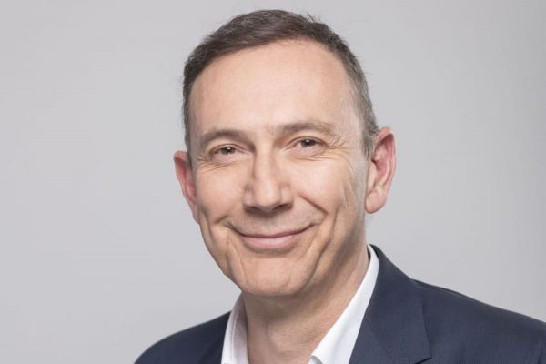Frédéric Brochard (France Télévisions) : "Un retour sur investissement spectaculaire" : France Télévisions augmente ses journalistes grâce à l'IA