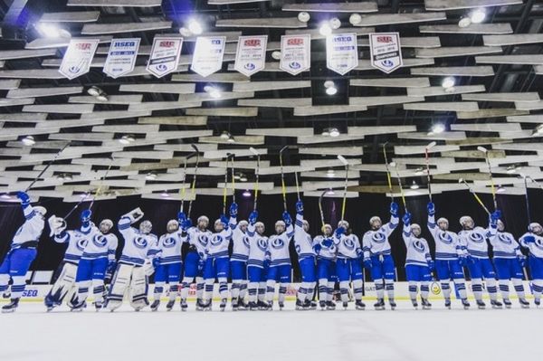 Offre d'emploi : Entraineur(e)-adjoint(e) de l'équipe de hockey féminin des Carabins de Montréal