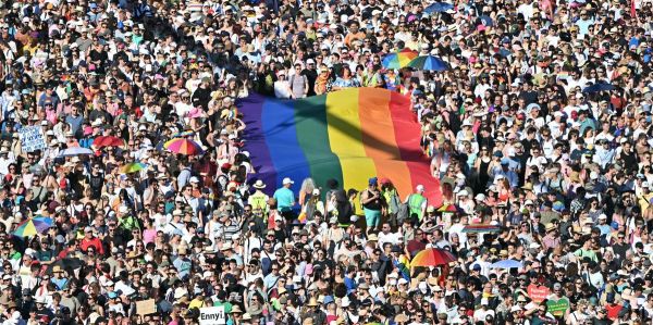 Droits LGBT en Hongrie: Une Pride record a eu lieu a Budapest, malgré l'interdiction