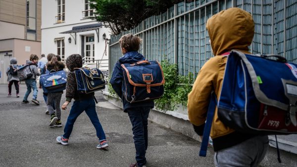 200 écoles fermées pendant la canicule: débrouillardise des parents et colère des syndicats contre le gouvernement