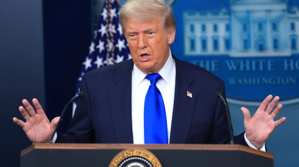 "Je n'offre rien et ne leur parle même pas": Trump dément avoir proposé 30 milliards de dollars à l'Iran pour arrêter son programme nucléaire