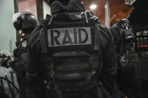Des policiers du Raid avec le groupe France, en Nouvelle-Zélande