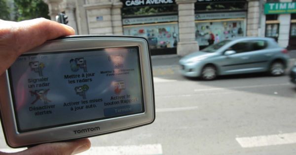 Technologies. Les GPS TomTom vont supprimer 300 postes et se lancer dans l'IA