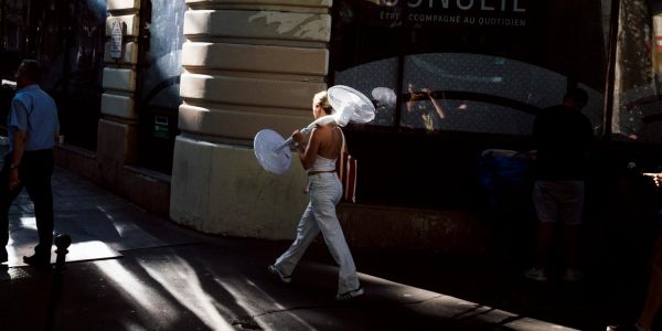 En direct, canicule : 84 départements en vigilance orange, Bayrou reporte un déplacement pour suivre l'évolution de la situation