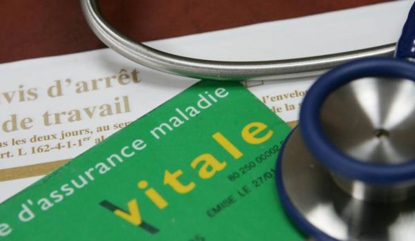 Interdiction de fumer, arrêt de travail, allocations d'assurance chômage... Ce qui change en France au 1er juillet 2025