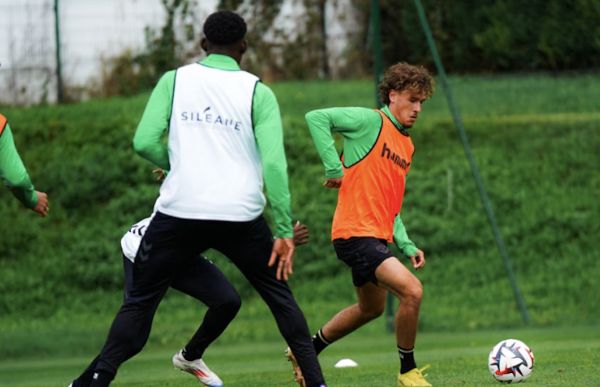 Mercato ASSE: Coup de théâtre pour l'avenir de Lucas Stassin