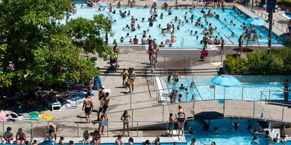 Canicule à Genève: Raz de marée de baigneurs dans les piscines municipales