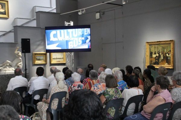 Le dispositif Cultur'en Bus fête cinq ans de culture et de solidarité à Pau