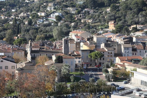 Agrippée et frappée en pleine rue, une adolescente agressée à Vallauris