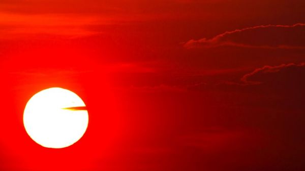 Alerte rouge canicule : quels sont les 16 départements placés en vigilance maximale pour demain ?