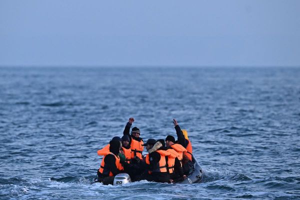 Huit morts lors d'un naufrage de migrants dans la Manche : neuf passeurs condamnés à 7 et 8 ans de prison