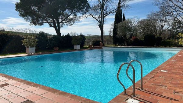 Une femme se noie dans sa piscine à Veurey-Voroize, c'est le 5e décès par noyade en dix jours en Isère