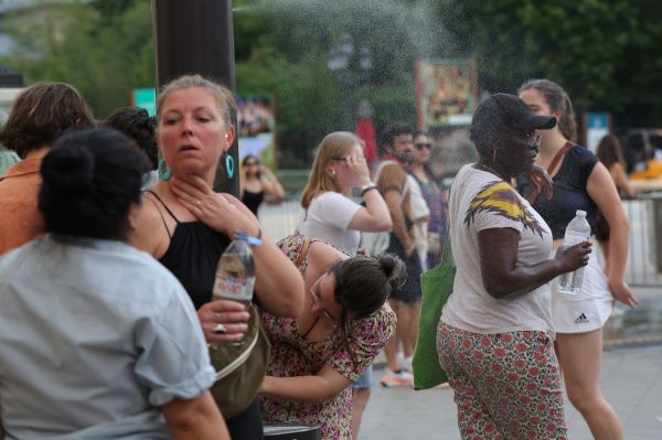 Canicule: 16 départements, dont le bassin parisien, basculent mardi en vigilance rouge