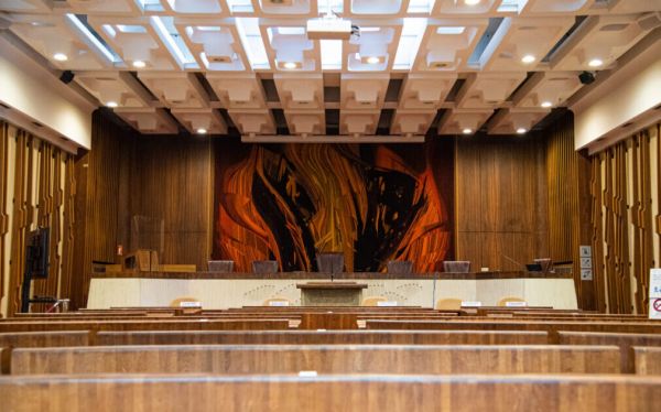 Le tribunal administratif de Lyon suspend le couvre-feu instauré pour les mineurs à Mions