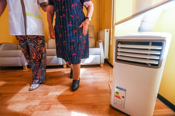 Canicule : peut-on vraiment tomber malade à cause de la climatisation ?