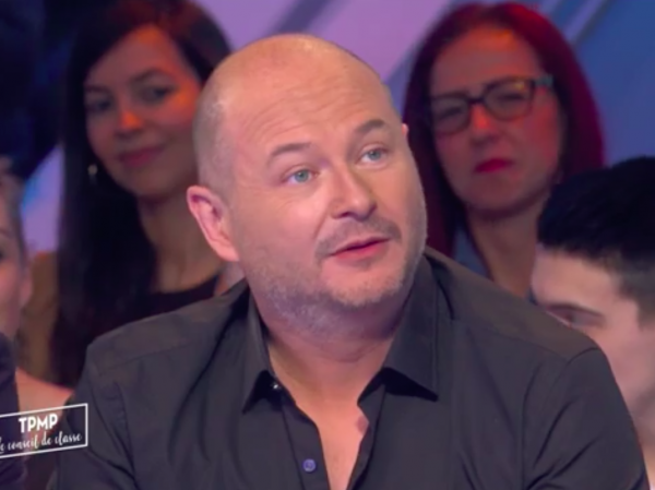 "Jordan Bardella écoute Cauet” et ça donne lieu à une séquence lunaire qui fait mal à François Bayrou