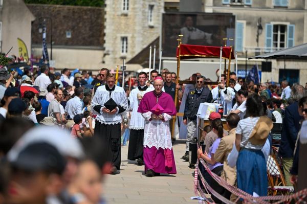 Pèlerinage de Chartres : « La Tradition doit être interprétée à la lumière de Vatican II »