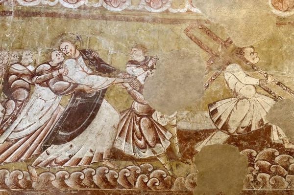 À l'église de Saint-Martin de Vic, l'énigme des flamboyantes fresques médiévales