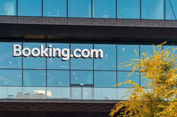 Booking supprime 4 000 annonces de logements en Espagne à la demande du gouvernement