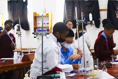 Le Botswana parie sur l'université St George de Grenade pour former ses futurs médecins